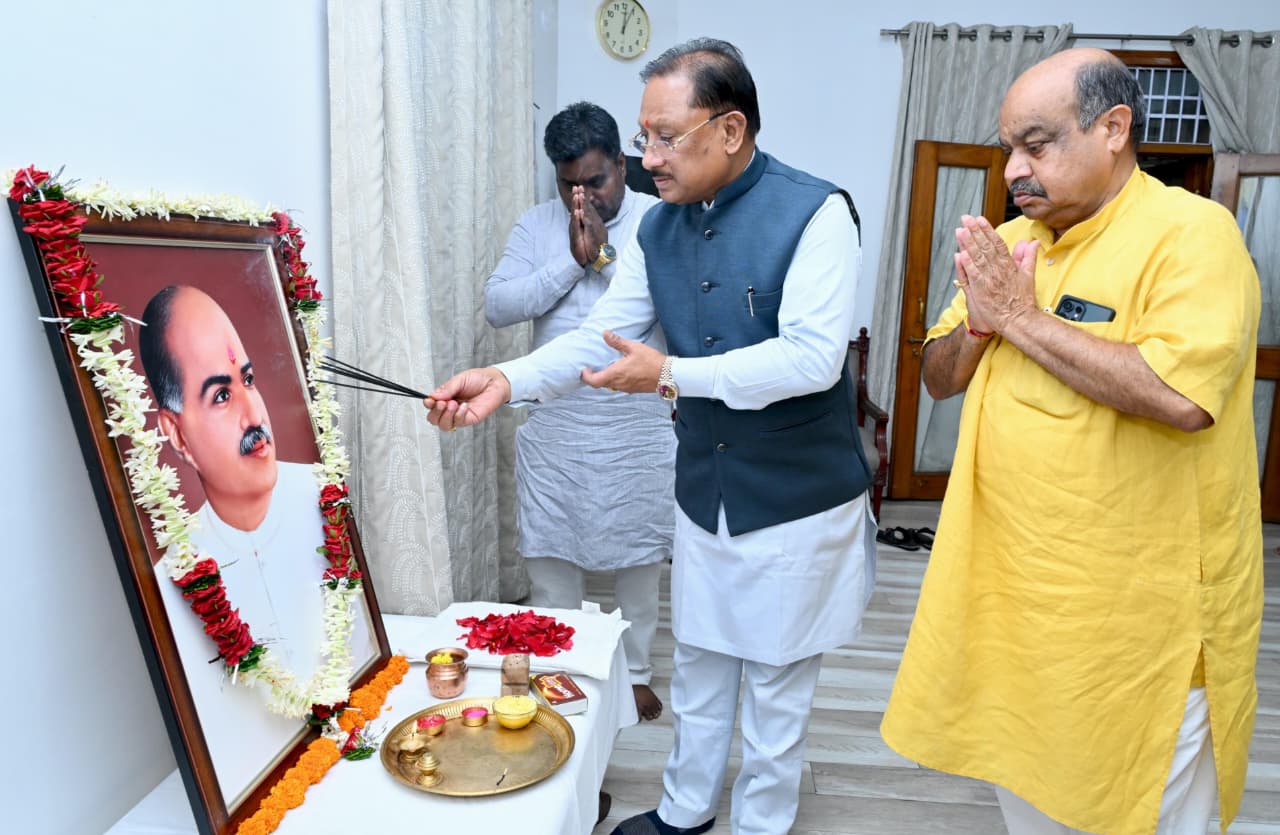  मुख्यमंत्री साय ने डॉ. श्यामा प्रसाद मुखर्जी की 125वीं जयंती पर उन्हें किया नमन