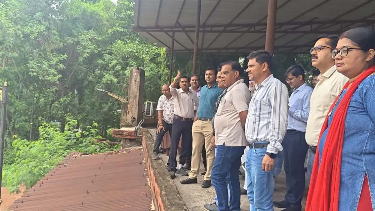आधुनिक और हाईटेक सुविधाओं से लैस होगा रायपुर प्रेस क्लब... जनसंपर्क आयुक्त पहुंचे क्लब