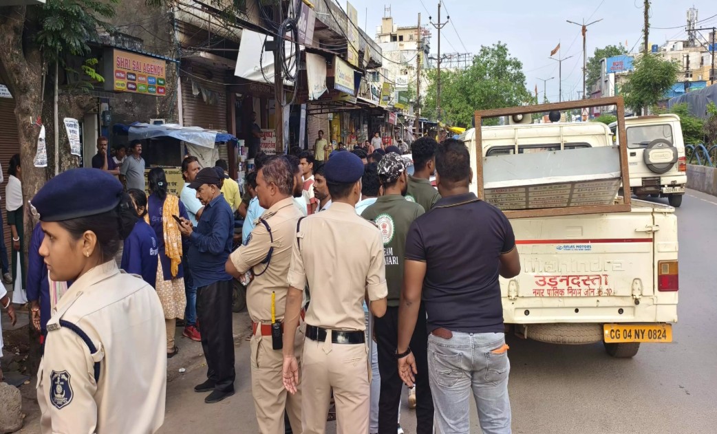रायपुर में यातायात पुलिस और नगर निगम का बड़ा अभियान