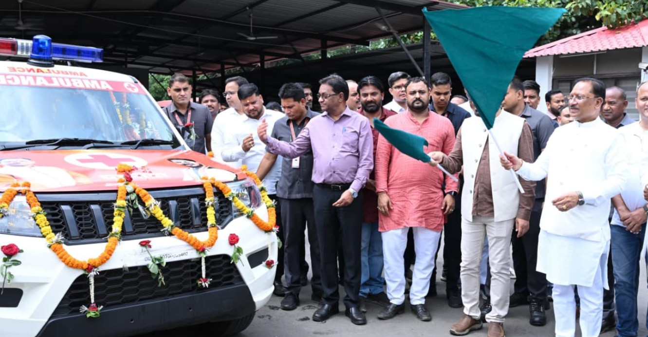 मुख्यमंत्री देव साय ने धरसींवा विधानसभा को दी निःशुल्क एम्बुलेंस की सौगात