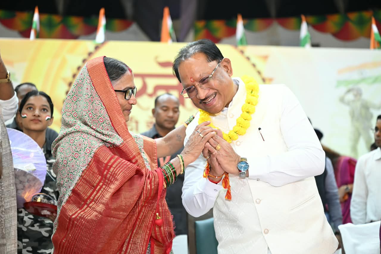  &lsquo;स्नेह की डोर&rsquo; कार्यक्रम में राष्ट्ररक्षा के संकल्प और भाई-बहन के स्नेह का हुआ भावपूर्ण संगम