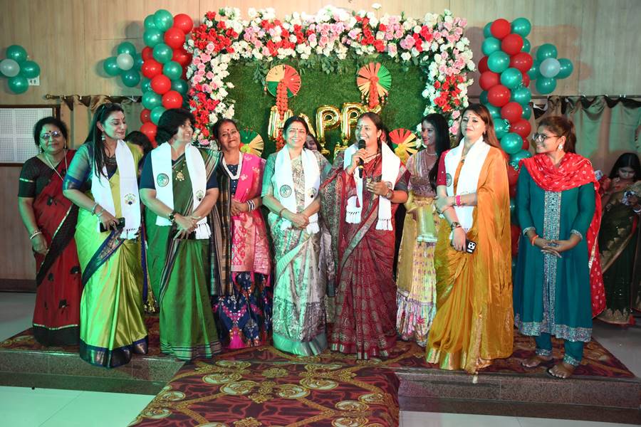  रायपुर प्रेस क्लब में सजा तीज का रंग, महिला पत्रकारों के साथ अतिथियों ने भी बिखेरा जलवा