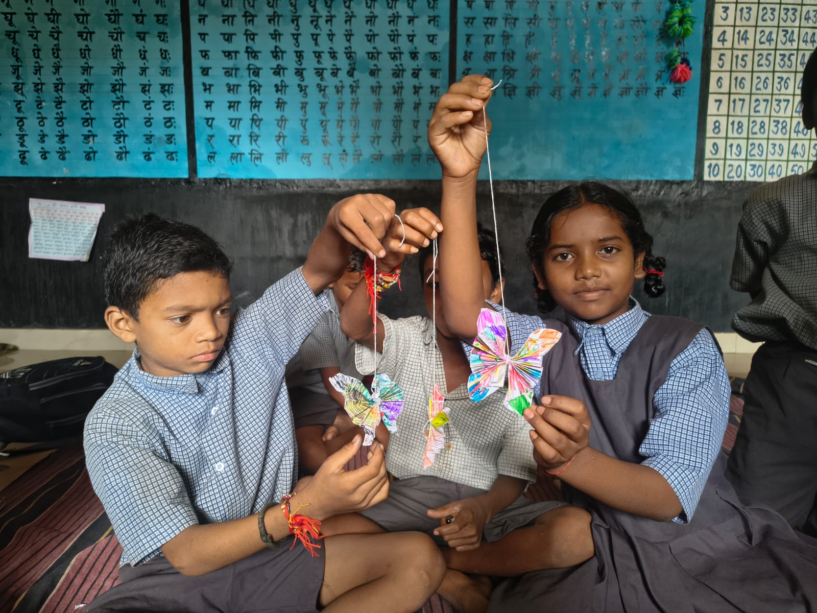 बैगलेस डे पर विद्यालयों में रचनात्मकता और खेल गतिविधियों से बच्चों ने सीखा व्यावहारिक जीवन कौशल