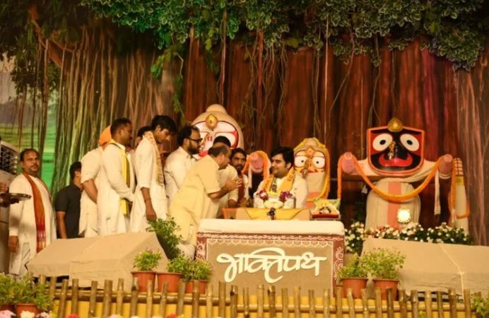 देवेन्द्र नगर में श्रीमद् भागवत कथा में शामिल हुए विधायक पुरन्दर मिश्रा, परम पूज्य इंद्रेश जी महाराज के मुखारविंद से श्रवण किया कथा का दिव्य रस