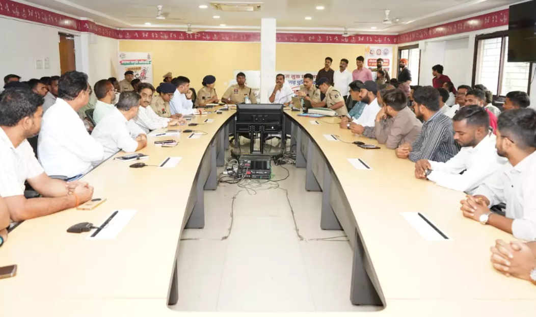 गणेश विसर्जन झांकियों को लेकर रायपुर पुलिस की बड़ी बैठक
