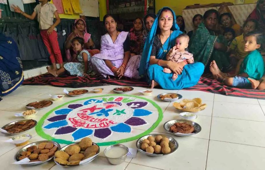 धमतरी में 'आंगन मिलन सेवा' से संवर रहा बच्चों और महिलाओं का भविष्य