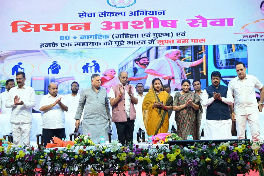 वरिष्ठजनों का अनुभव हमारी शक्ति और उनकी गरिमा हमारी जिम्मेदारी : लक्ष्मी राजवाड़े