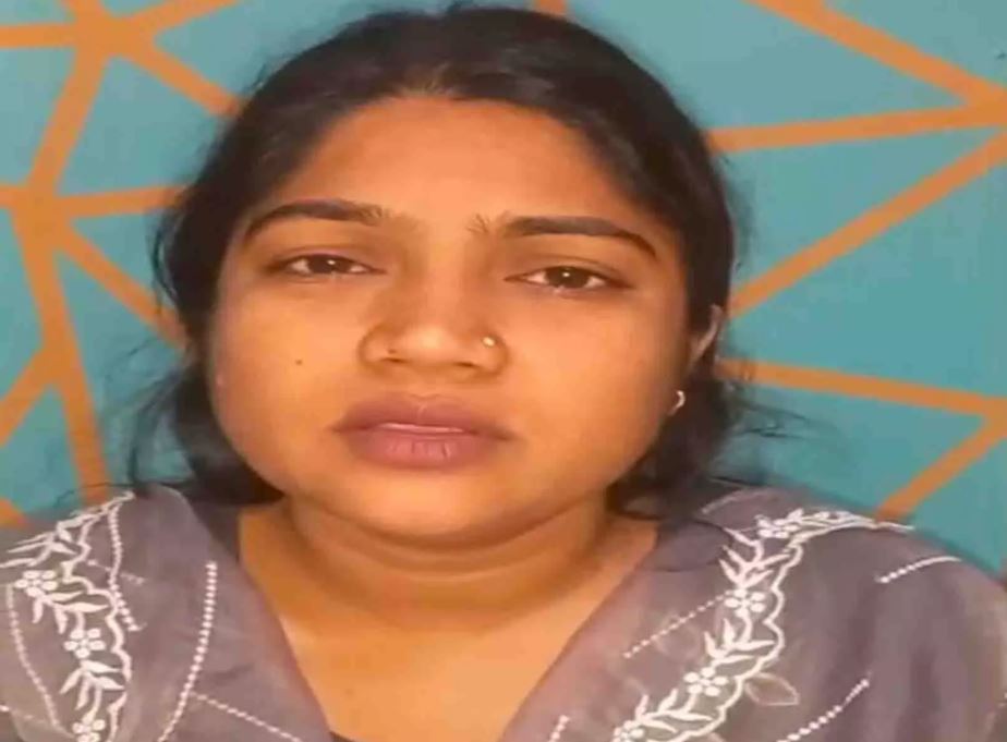 दिव्यांग सहायता योजना से संकट की घड़ी में मिला संबल, बच्चों का भविष्य संवारने में जुटीं रोशनी