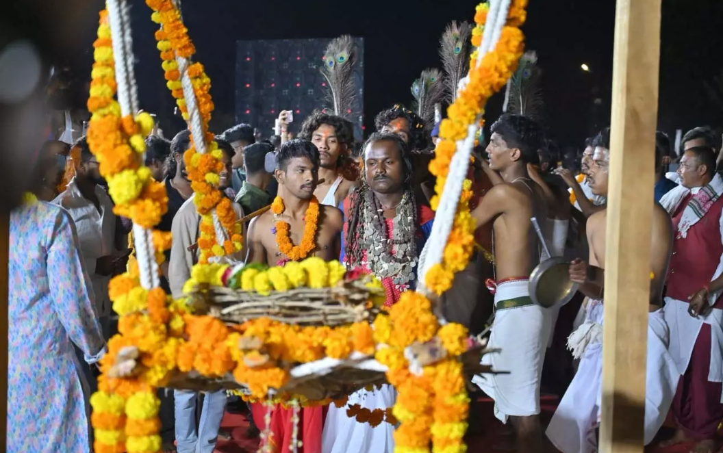 विश्व प्रसिद्ध बस्तर दशहरा पर्व मनाने के लिए अनुमति पूजा विधान में दिखी अपार उत्साह
