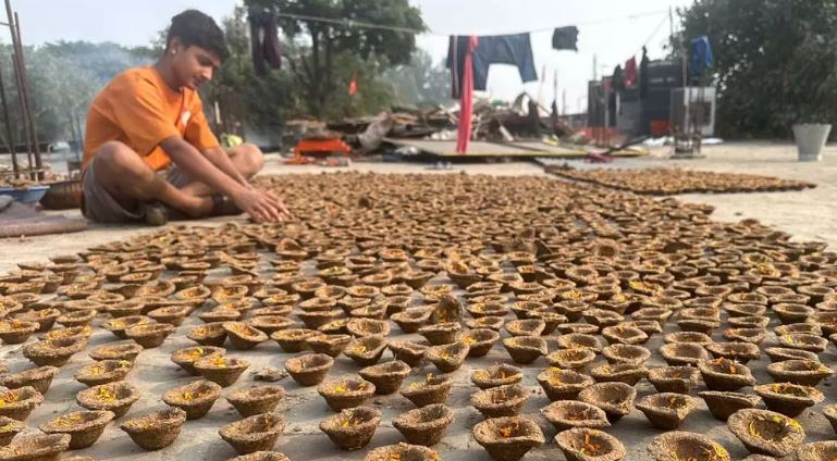 दीपावली पर सिर्फ 2 रुपये में मिलेंगे गोबर के दीये