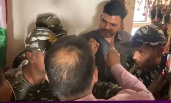 ईडी की कार्रवाई के खिलाफ कांग्रेस ने किया प्रदर्शन, ईडी अफसरों और कांग्रेस नेताओं में हुई तीखी बहस