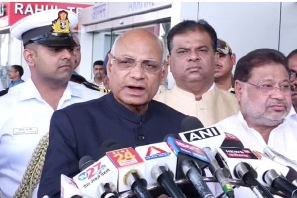 महाराष्ट्र के राज्यपाल पहुंचे रायपुर, भाजपा नेताओं ने किया स्वागत
