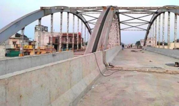  सावधान.....। राजधानी से भिलाई जा रहे है तो इस रास्ते का न करें उपयोग