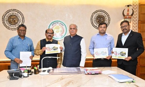 श्री सीमेंट कंपनी हर दिन जिला प्रशासन से खरीदेगी 10 मीट्रिक टन गोबर... सीएम बघेल के सामने हुआ करार