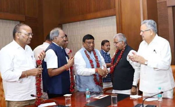CG NEWS : पीएम मोदी से होनी थी भाजपा विधायकों की मुलाकात... 5 अप्रैल की तय थी तारीख... फिलहाल के लिए स्थगित