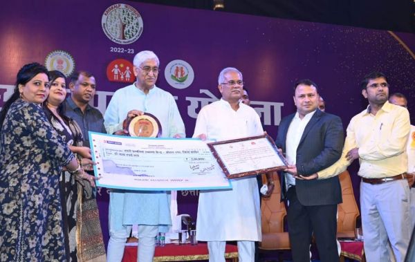 बेहतर सुविधाओं के लिए प्रदेश के 12 अस्पताल हुए पुरस्कृत, मुख्यमंत्री बोले लोगों का बढ़ा विश्वास