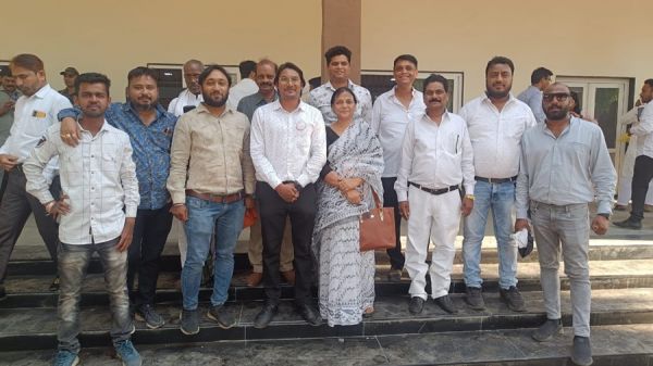 मराठा समाज ने मुख्यमंत्री से की मुलाकात... 20 लाख के आर्थिक सहायता की मिली बड़ी सौगात