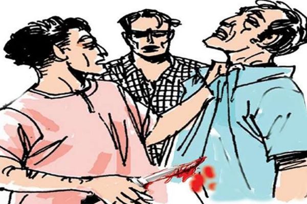 RAIPUR CRIME : बदमाश दोस्तों ने घर में घुसकर चाकू से गोदा... मां के घर पहुंचते तक थम गई थी सांस... दो गिरफ्तार