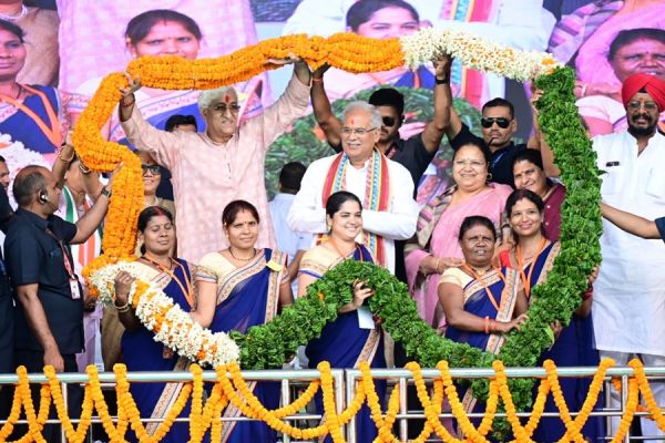 सीएम के लिए आयोजित हुआ 'आभार सम्मेलन'... महिलाओं की संख्या देख मुख्यमंत्री ने ही कर दिया आभार प्रकट
