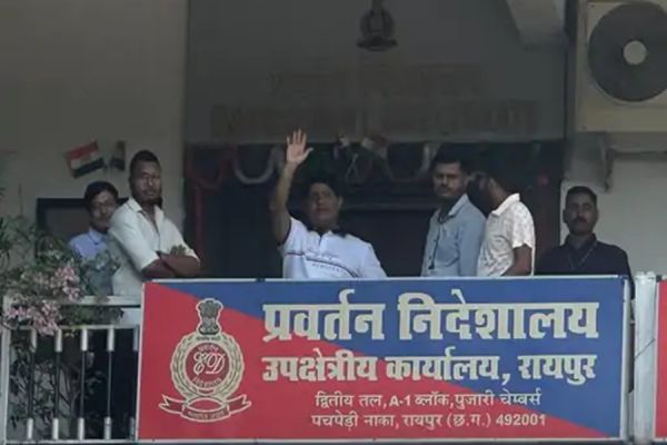 महापौर ढेबर को ED ने किया तलब... दफ्तर में शुरु हुई पूछताछ... खिलाफ में सबूत मिलने के संकेत