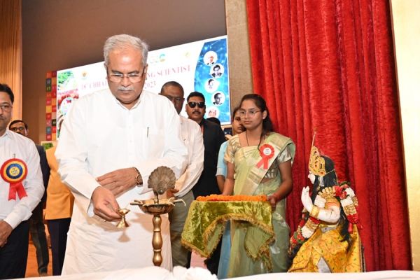 सीएम डॉ. बघेल छत्तीसगढ़ यंग साइंटिस्ट कांग्रेस 2023 में बोले, बिना वैज्ञानिक सोच के आगे नहीं बढ़ सकता इंसान और समाज 
