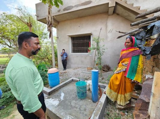 नल टोटी लगाने में लापरवाही, एसडीओ और सब-इंजीनियर को नोटिस, ग्राम रूद्री के गौठान में तत्काल नलकूप खनन के निर्देश