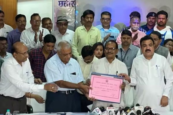 BREAKING : 12 वीं विधि भोसले टॉप पर... तो 10 वीं में राहुल यादव ने किया टॉप... जानिए कैसा रहा परिणाम