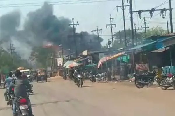 BIG NEWS : रायपुर की एक फैक्ट्री में लगी आग... जिंदा जल गया एक कर्मी... कई और बुरी तरह झुलसे
