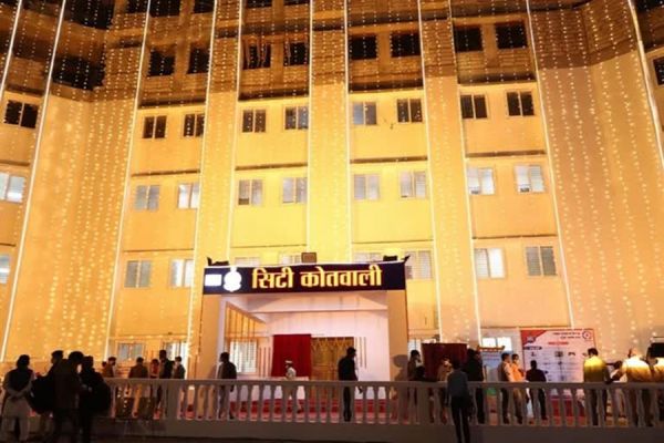 रायपुर कोतवाली थानेदार को भेजा गया यातायात... उनकी जगह नए थानेदार को किया पदस्थ