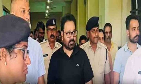 ED की रिमांड खत्म, ढिल्लो जेल दाखिल... अनवर और पुरोहित पहले से हैं अंदर... एक्साइज अफसर त्रिपाठी से जारी है पूछताछ
