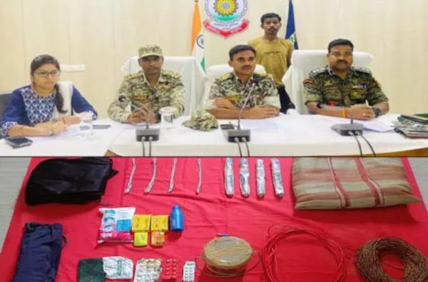 CG NEWS : एक लाख का इनामी... नक्&zwj;सली मिलिशिया का प्&zwj;लाटून कमांड इन चीफ गिरफ्तार... गश्त के दौरान मिली सफलता  