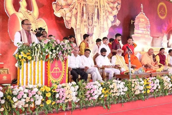 बहनों के चेहरे पर मुस्कान लाना मेरी जिंदगी का मकसदः मुख्यमंत्री चौहान