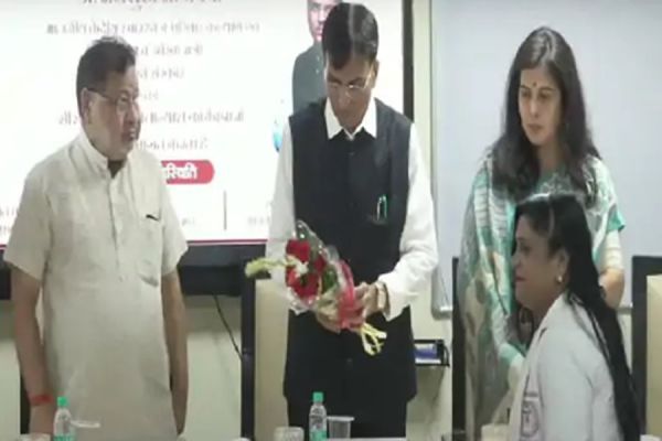 रायपुर में क्रिटिकल केयर यूनिट की शुरुआत... केंद्रीय स्वास्थ्य मंत्री मंडाविया ने कहा... डॉक्टर्स के सुझाव पर प्रपोजल बनाकर भेजें