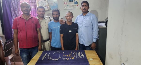 सूने मकान का ताला तोड़कर लाखों के सोने एवं चांदी के जेवरात चोरी करने वाले 2 आरोपी गिरफ्तार
