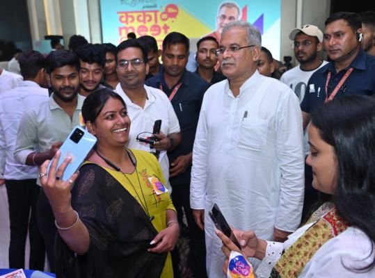 सोशल मीडिया क्रिएटर्स से की भेंट-मुलाकात.... &lsquo;कका मीट क्रिएटर्स&lsquo; में उत्साह से शामिल हुए क्रिएटर्स 