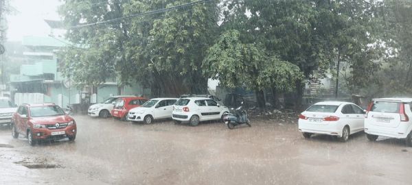 दोपहर बाद घिरे बादल... राजधानी में फिर झमाझम बारिश... प्रदेशभर में सक्रिय मानसून