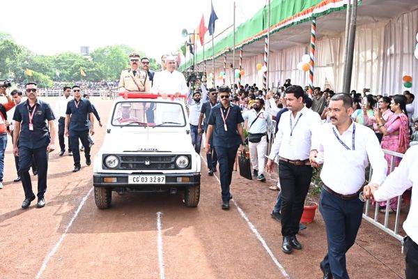 राजधानी में मुख्यमंत्री ने किया ध्वजारोहण.... परेड की सलामी ली और प्रदेशवासियों को किया संबोधित