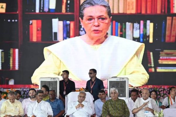 पूर्व प्रधानमंत्री राजीव गांधी की जयंती पर... सीएम बघेल ने किसानों को दी बड़ी सौगात... सोनिया ने कहा, यही सच्ची श्रद्धांजलि
