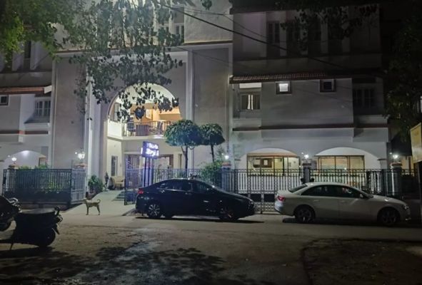 रायपुर के फेमस डॉक्टर के घर पर... ईडी की आधी रात दबिश... ऑनलाइन सट्टा और मनी लांड्रिंग से तार जुड़े होने का अंदेशा