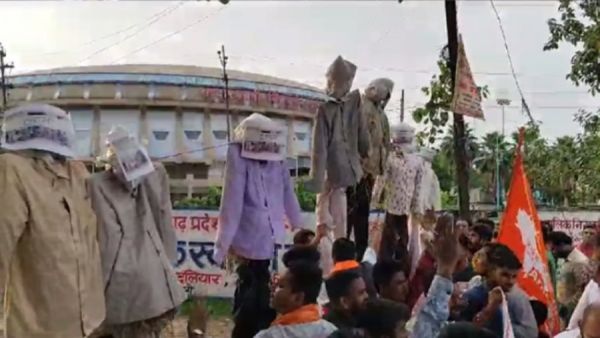 रायपुर में नाबालिग सहित दो युवतियों से गैंगरेप... आक्रोशित महिलाओं ने आरोपियों को फांसी देने की रखी मांग