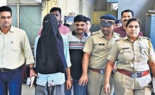 रायपुर निवासी एयर होस्टेस की हत्या के आरोपी ने मुंबई पुलिस की लॉकअप में की खुदकुशी