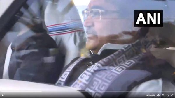 कौन होगा छत्तीसगढ़ का सीएम.. दोपहर तक करना होगा इंतजार... राजधानी पहुंचे तीनों पर्यवेक्षक