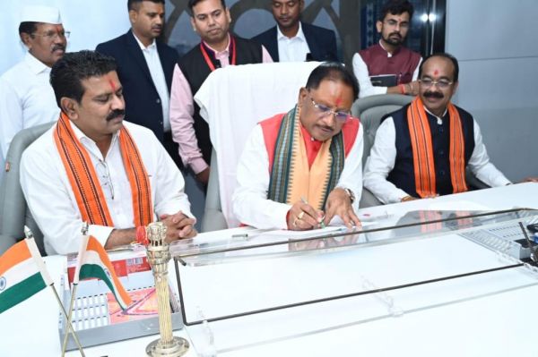 विष्णुदेव साय सरकार की पहली कैबिनेट आज... मोदी की गारंटी पर होगी चर्चा... इन योजनाओं पर लगेगी मुहर
