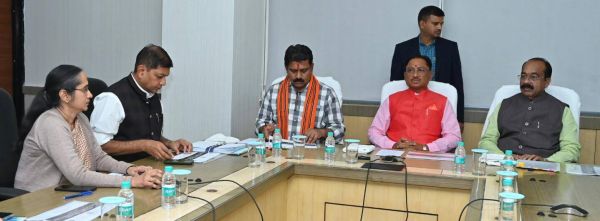 राजधानी सहित प्रदेश की कानून व्यवस्था पर सीएम सख्त... कलेक्टर-एसपी की ली क्लास