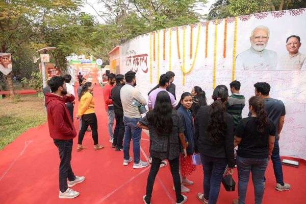 अटल जी के व्यक्तित्व एवं कृतित्व पर आधारित छायाचित्र प्रदर्शनी को मिल रहा अच्छा प्रतिसाद