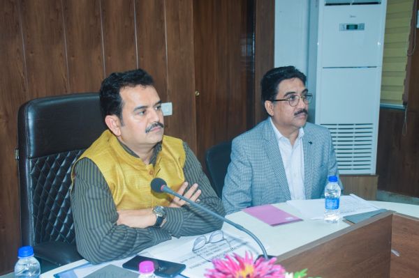 आईएएस पी.दयानंद ने कार्यभार संभालते ही ली मैराथन बैठक... पॉवर कंपनी के 12वें अध्यक्ष बने दयानंद