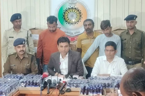 राजधानी में नशीली दवाओं के सौदागरों को पुलिस ने दबोचा...  अंतर्राज्यीय तस्कर नागपुर से गिरफ्तार