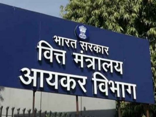 गोलबाजार के होलसेल कास्मेटिक्स और आर्टिफिशियल ज्वेलरी कारोबारी के ठिकानों पर आयकर की दबिश