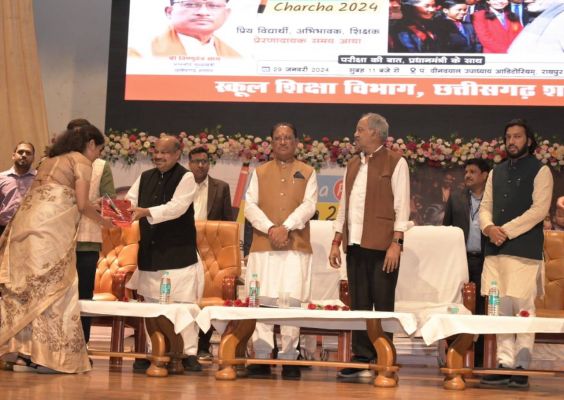 परीक्षा पे चर्चा में मुख्यमंत्री के साथ शामिल हुए विधायक मिश्रा