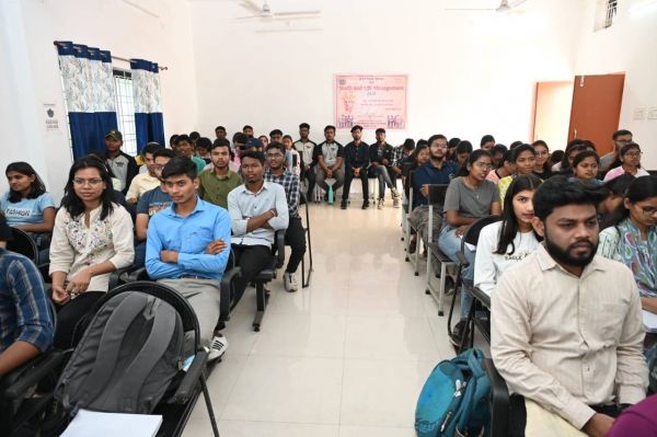 सेंटर फार बेसिक साइंस में युवा और जीवन प्रबंधन पर व्याख्यानमाला